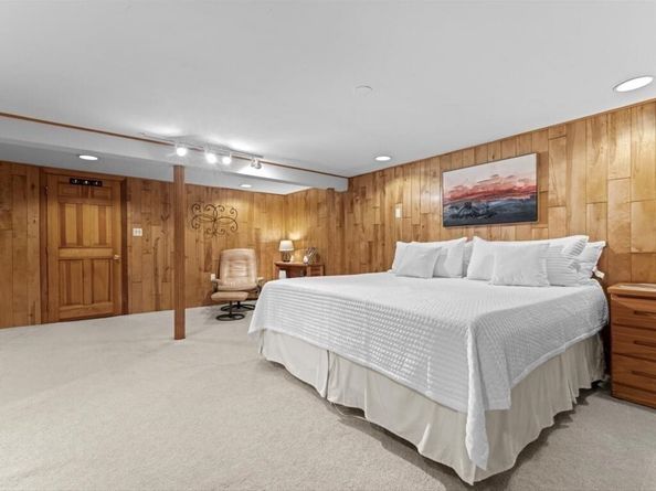 6 Tally Ho Lane, Framingham MA 01701