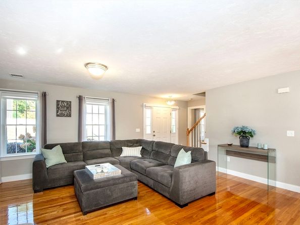 93 Mceachron Dr, Stoughton MA 02072
