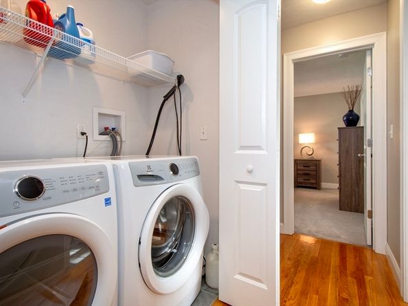 93 Mceachron Dr, Stoughton MA 02072