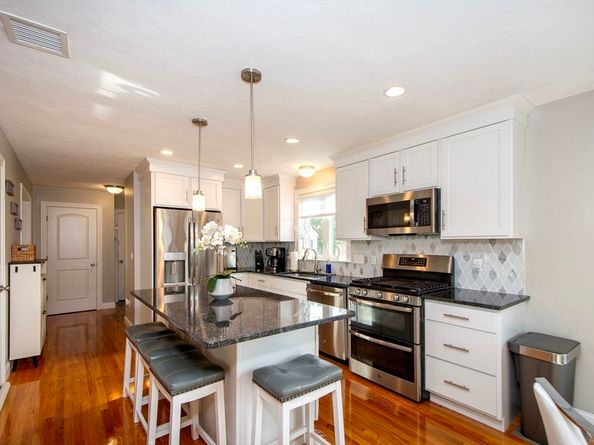 93 Mceachron Dr, Stoughton MA 02072