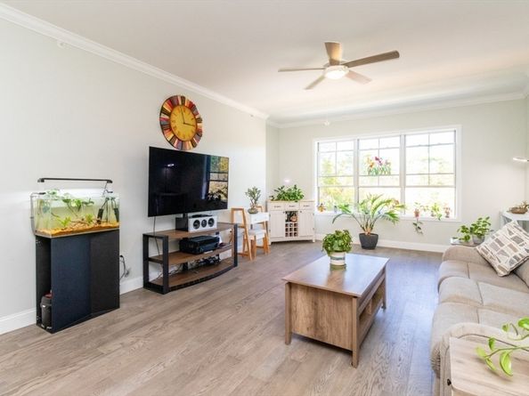 131 Eliot 305, Milton MA 02186