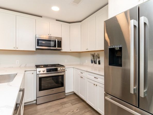 131 Eliot 305, Milton MA 02186