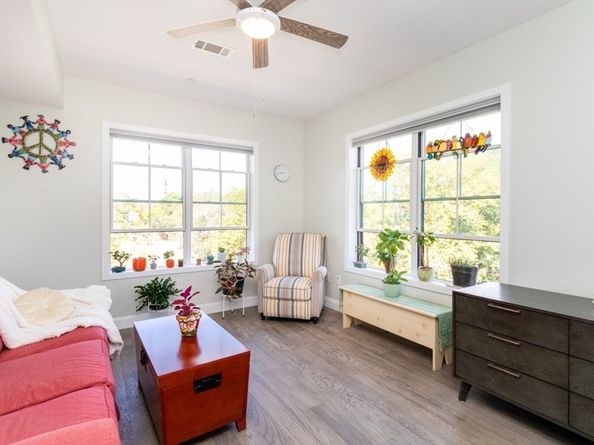 131 Eliot 305, Milton MA 02186
