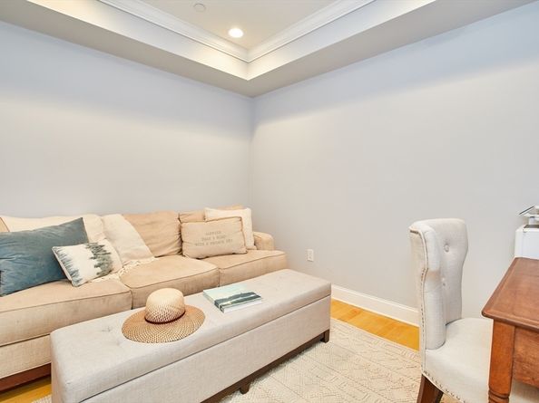 881 E 2nd St 13, Boston MA 02127