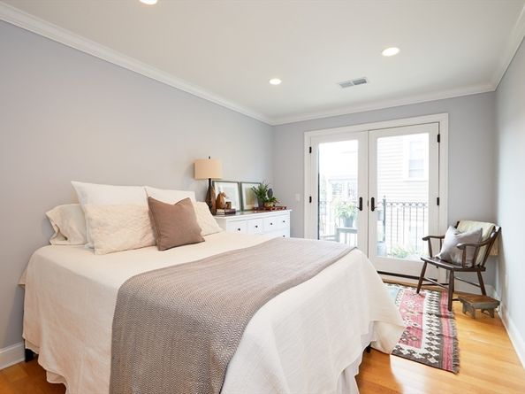 881 E 2nd St 13, Boston MA 02127
