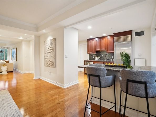 20 Chapel Street B811, Brookline MA 02446