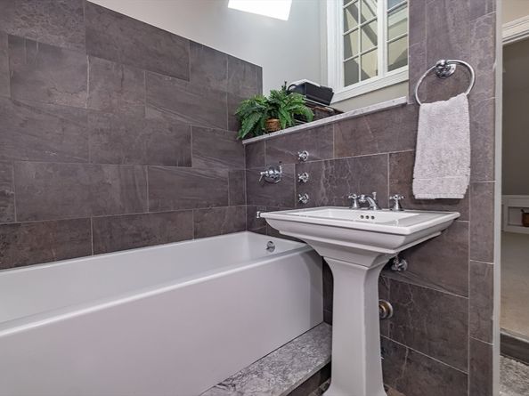 4 Margin St A, Cohasset MA 02025