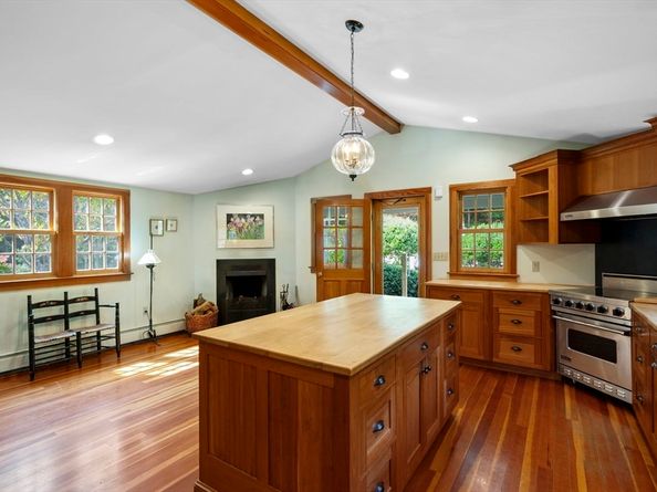431 Moraine St, Marshfield MA 02050