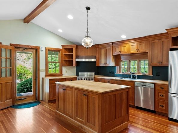 431 Moraine St, Marshfield MA 02050