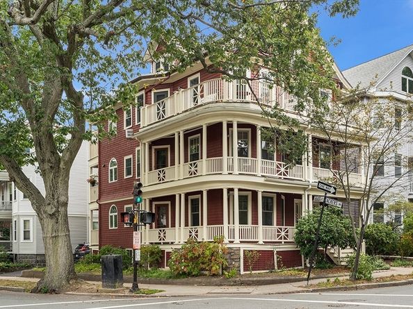 59 Ackers Ave 1, Brookline MA 02445