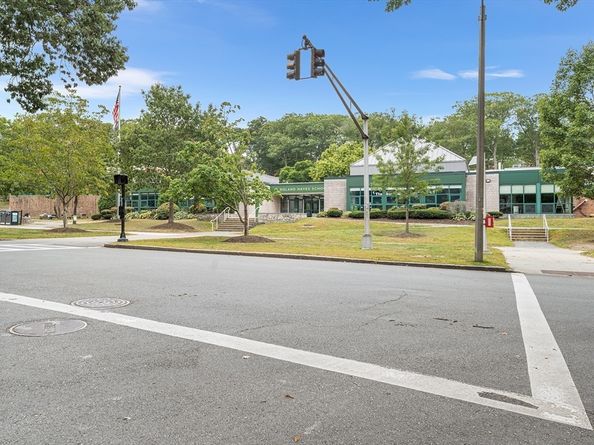 59 Ackers Ave 1, Brookline MA 02445