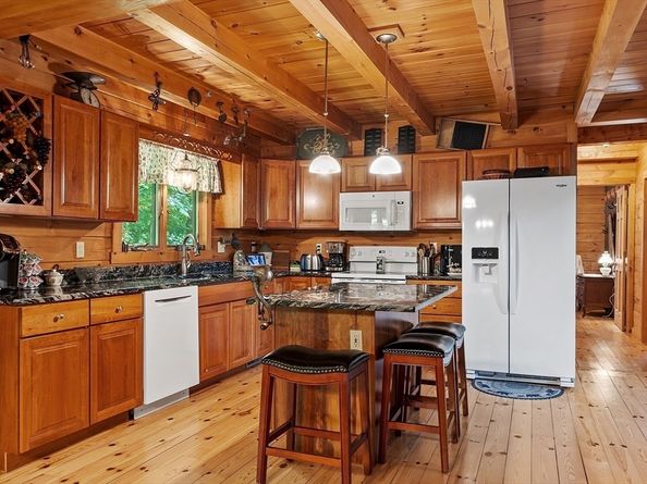 8 Turk Hollow Rd, Oxford MA 01540