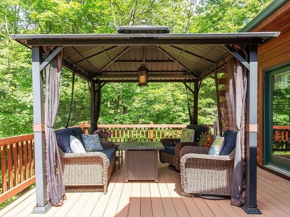 8 Turk Hollow Rd, Oxford MA 01540
