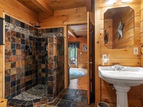 8 Turk Hollow Rd, Oxford MA 01540