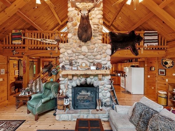8 Turk Hollow Rd, Oxford MA 01540