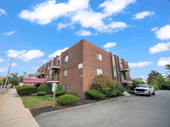 426 Pleasant St 2, Malden MA 02148