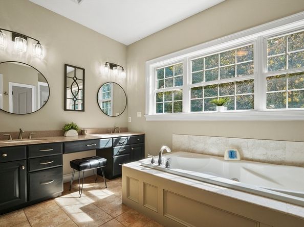 71 Stonegate Drive, East Bridgewater MA 02333