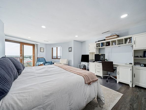 62 Oceanside Drive 62, Hull MA 02045