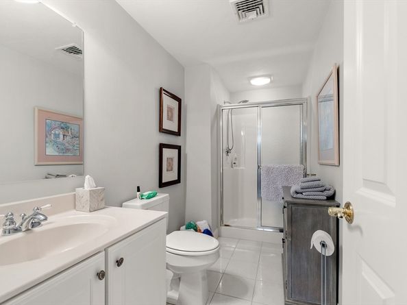 50 Carrington Ln 50, Uxbridge MA 01569