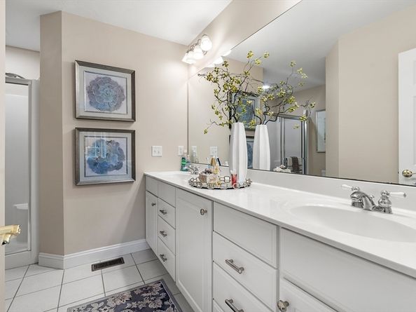 50 Carrington Ln 50, Uxbridge MA 01569