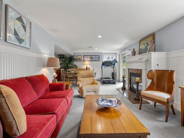 50 Carrington Ln 50, Uxbridge MA 01569