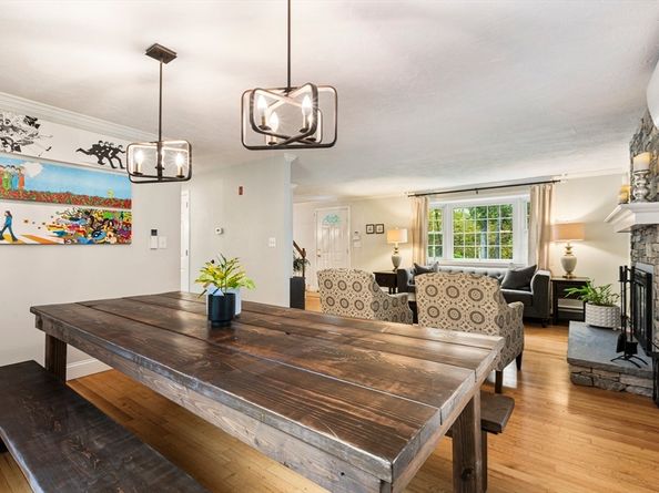 223 West St, Douglas MA 01516