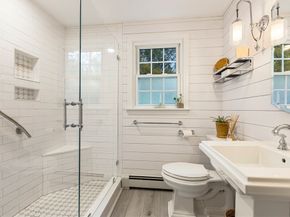 223 West St, Douglas MA 01516