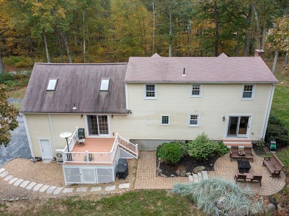 223 West St, Douglas MA 01516