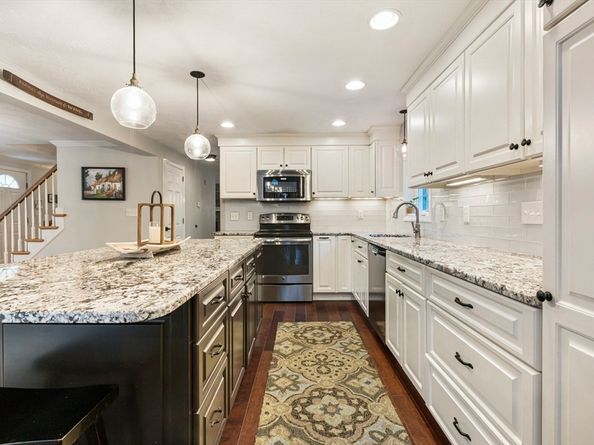 223 West St, Douglas MA 01516