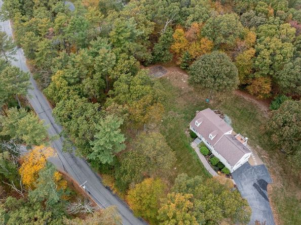 223 West St, Douglas MA 01516