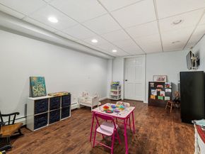 223 West St, Douglas MA 01516