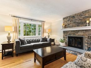 223 West St, Douglas MA 01516
