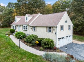223 West St, Douglas MA 01516