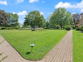 48 Bigelow Ave 11, Watertown MA 02472