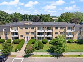48 Bigelow Ave 11, Watertown MA 02472
