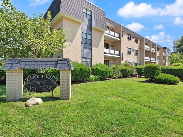 48 Bigelow Ave 11, Watertown MA 02472