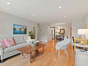 48 Bigelow Ave 11, Watertown MA 02472