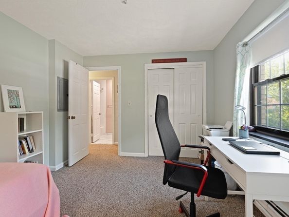 48 Bigelow Ave 11, Watertown MA 02472