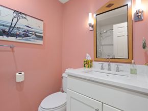 48 Bigelow Ave 11, Watertown MA 02472