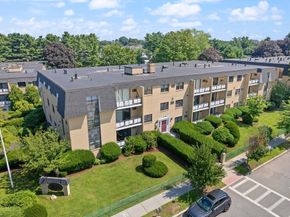 48 Bigelow Ave 11, Watertown MA 02472