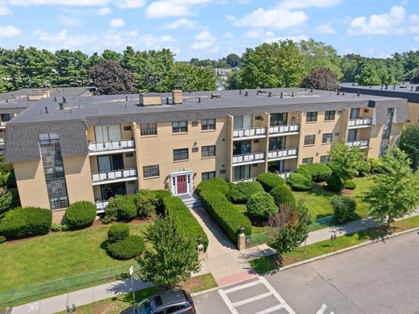 48 Bigelow Ave 11, Watertown MA 02472