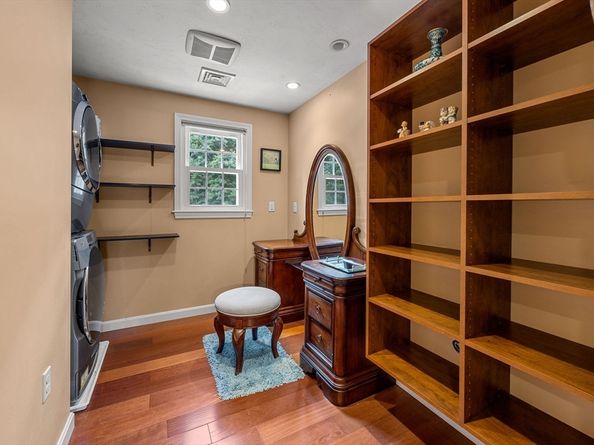 19 King Philip Path, Mendon MA 01756