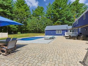 19 King Philip Path, Mendon MA 01756