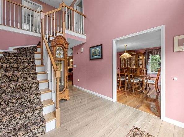 19 King Philip Path, Mendon MA 01756