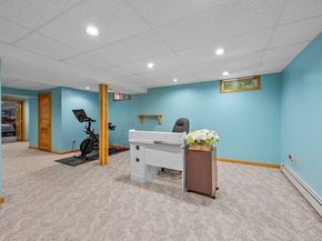 19 King Philip Path, Mendon MA 01756