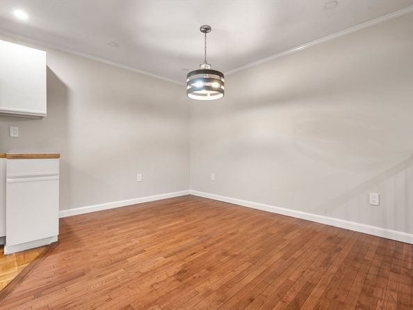 1216 Vfw Pkwy 40, Boston MA 02132