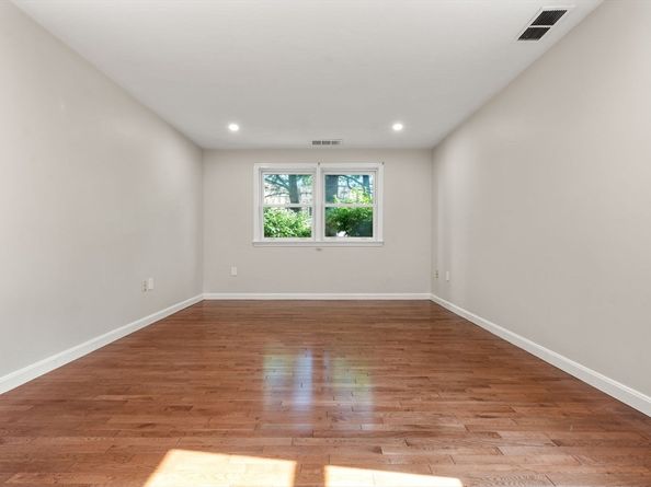 1216 Vfw Pkwy 40, Boston MA 02132