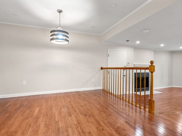1216 Vfw Pkwy 40, Boston MA 02132