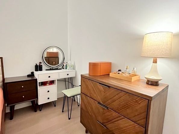 100 Lovejoy Wharf 8M, Boston MA 02114