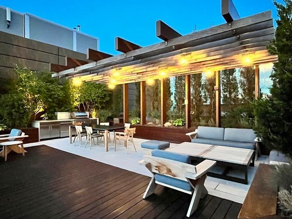 100 Lovejoy Wharf 8M, Boston MA 02114